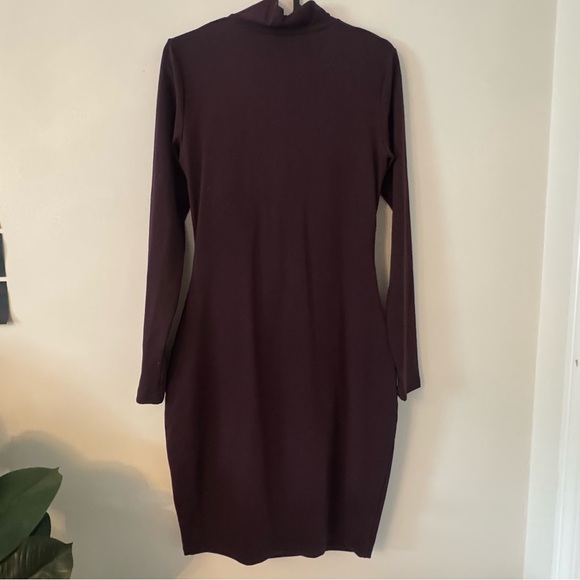 Susana Monaco Twist Cut-Out Mock Turtleneck Sheath Dress Cabernet - Picture 6 of 6